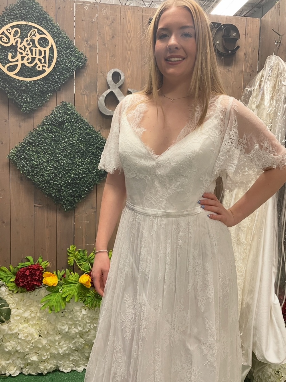 Delicate Lace V-Neck Bridal Gown in White